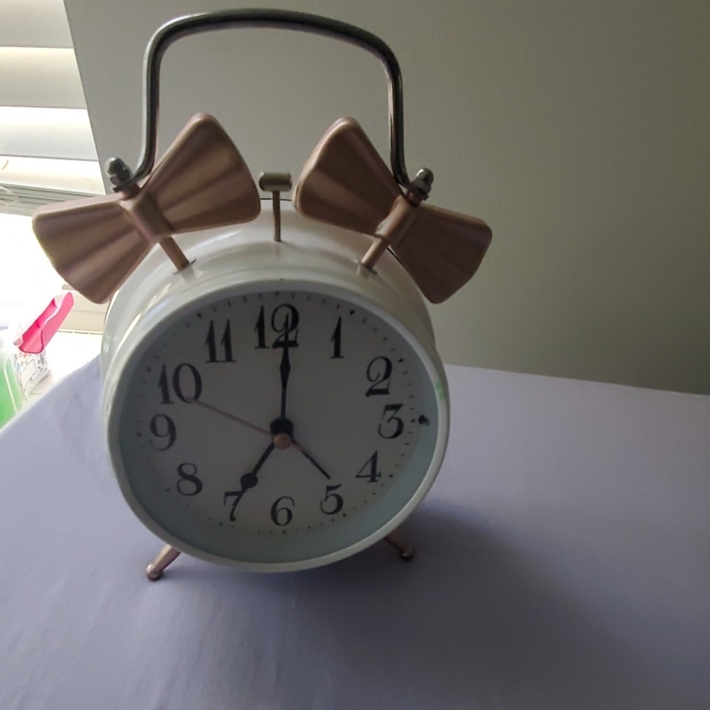 A little angelic clock